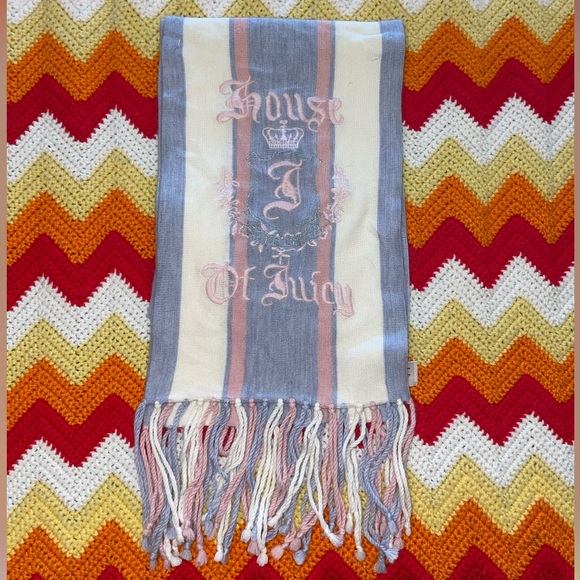 JUICY COUTURE WINTER SCARF - Picture 2 of 4